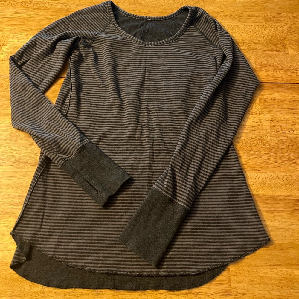 Lululemon Long Sleeve Reversible Open Your Heart Grey & Black Top